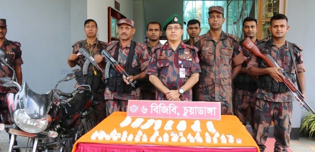 প্রায় সাড়ে ৫ কেজি রুপার গহনাসহ মোটরসাইকেল উদ্ধার