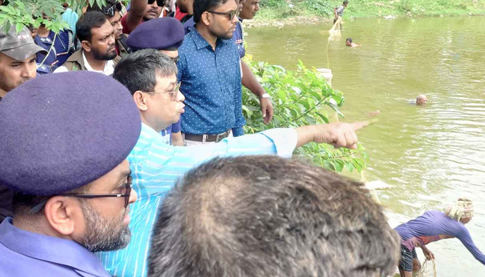 পুকুরে ফেলা গ্যাস বাবুর মোবাইল এখনো উদ্ধার হয়নি