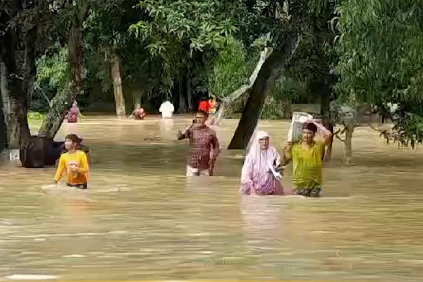 ভয়াবহ বন্যার নেপথ্যে ‘মেঘ বিস্ফোরণ’