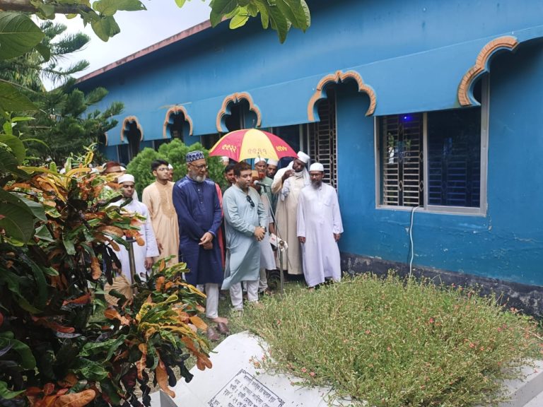 বৈষম্যবিরোধী ছাত্র আন্দোলনে শহীদদের স্মরণে পাঁচকমলাপুর মাদ্রাসায় মিলাদ মাহফিল