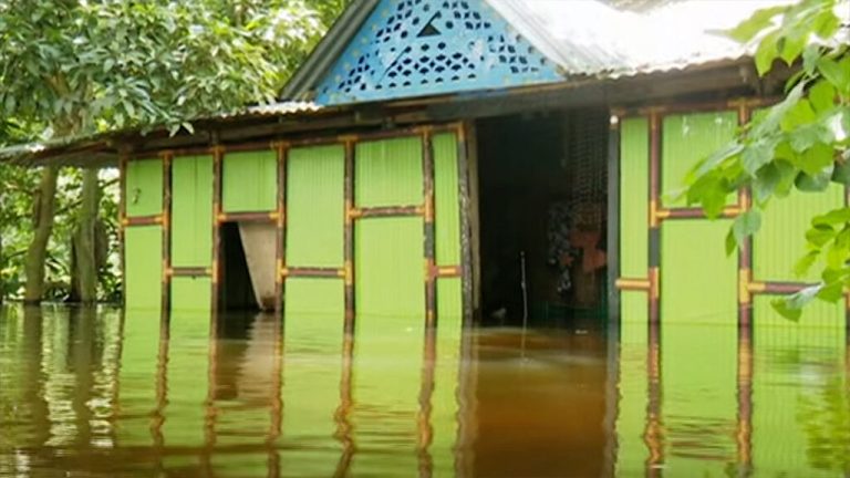 ফেনীতে এখনও পানিবন্দি ৫ লাখ মানুষ, লক্ষ্মীপুরে জলমগ্ন ৫ উপজেলা