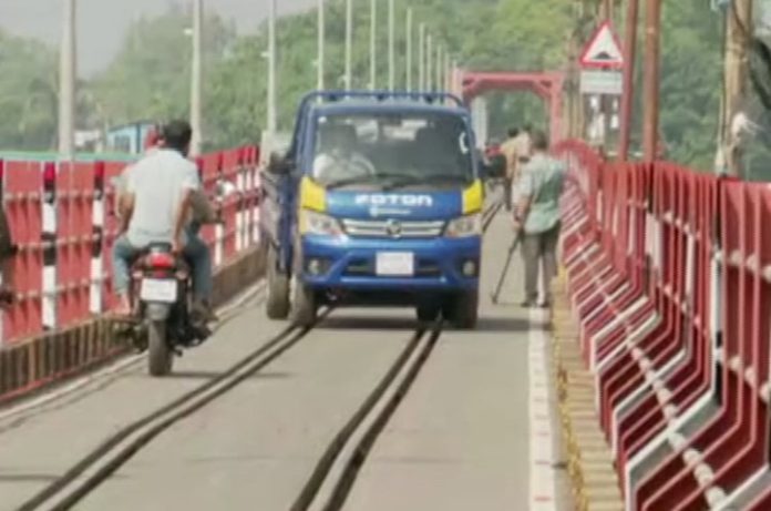 চট্টগ্রামের কালুরঘাট সেতু দিয়ে যান চলাচল শুরু