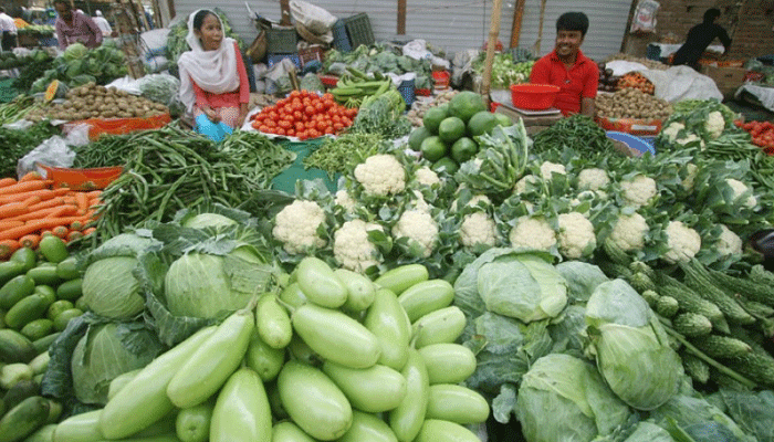 সবজির বাজারে শীতের আমেজ, আলুর দামে অস্বস্তি